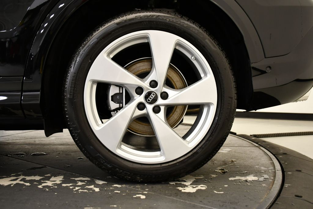 Thumbnail: 2025 Audi Q5 - 14