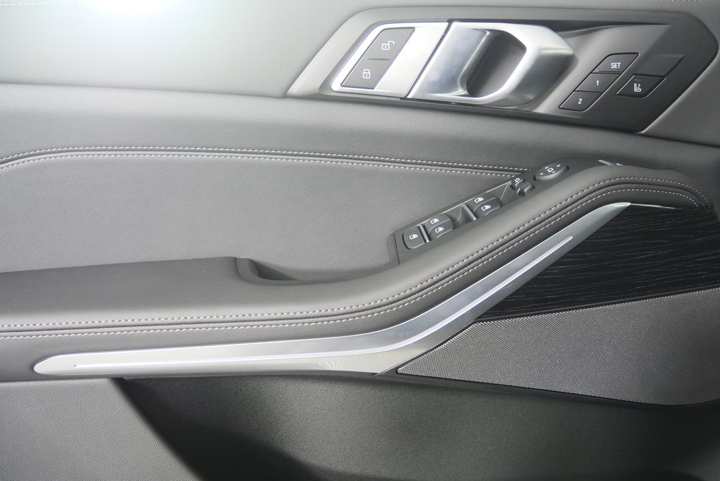 Thumbnail: 2026 BMW X5 - 8