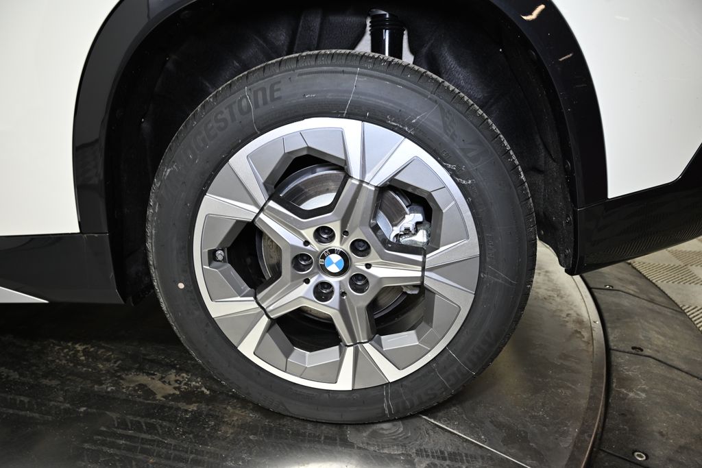 Thumbnail: 2026 BMW X1 - 12