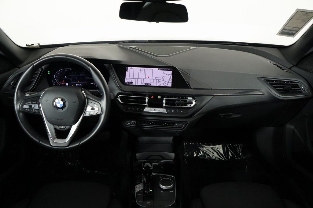 Thumbnail: 2024 BMW 2 Series - 8