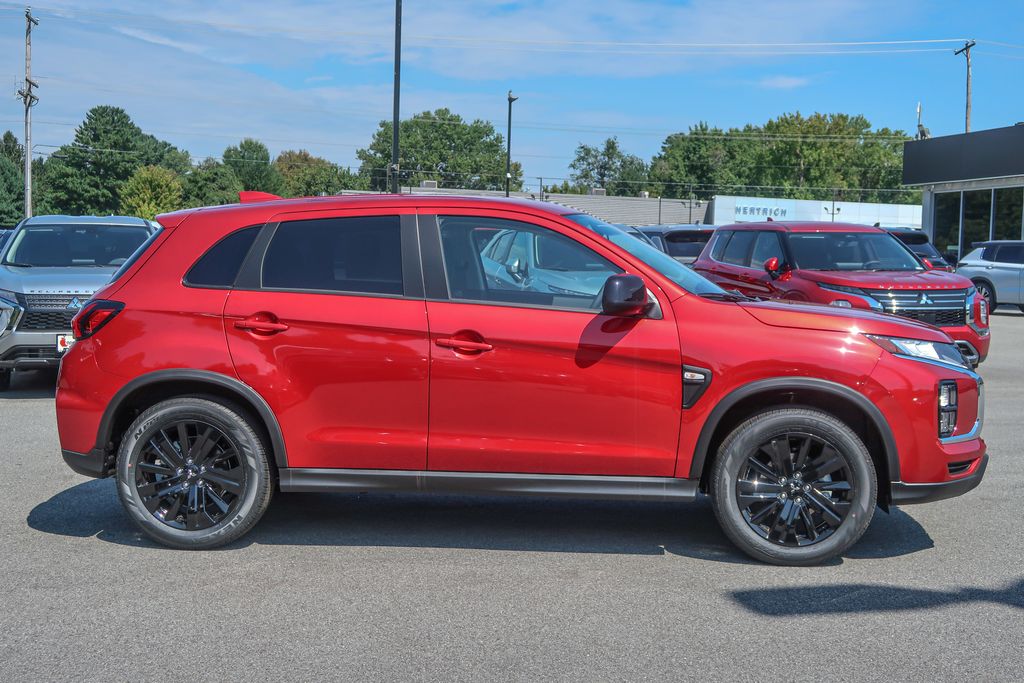 2027 Mitsubishi Outlander Sport LE
