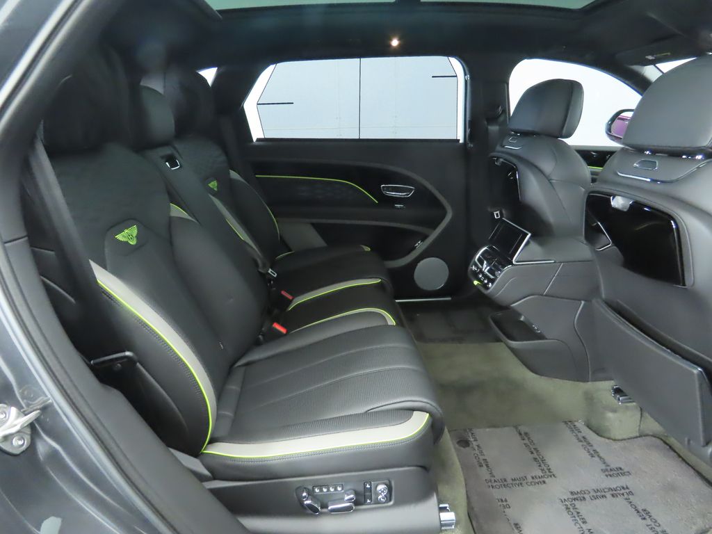 Thumbnail: 2023 Bentley Bentayga - 23