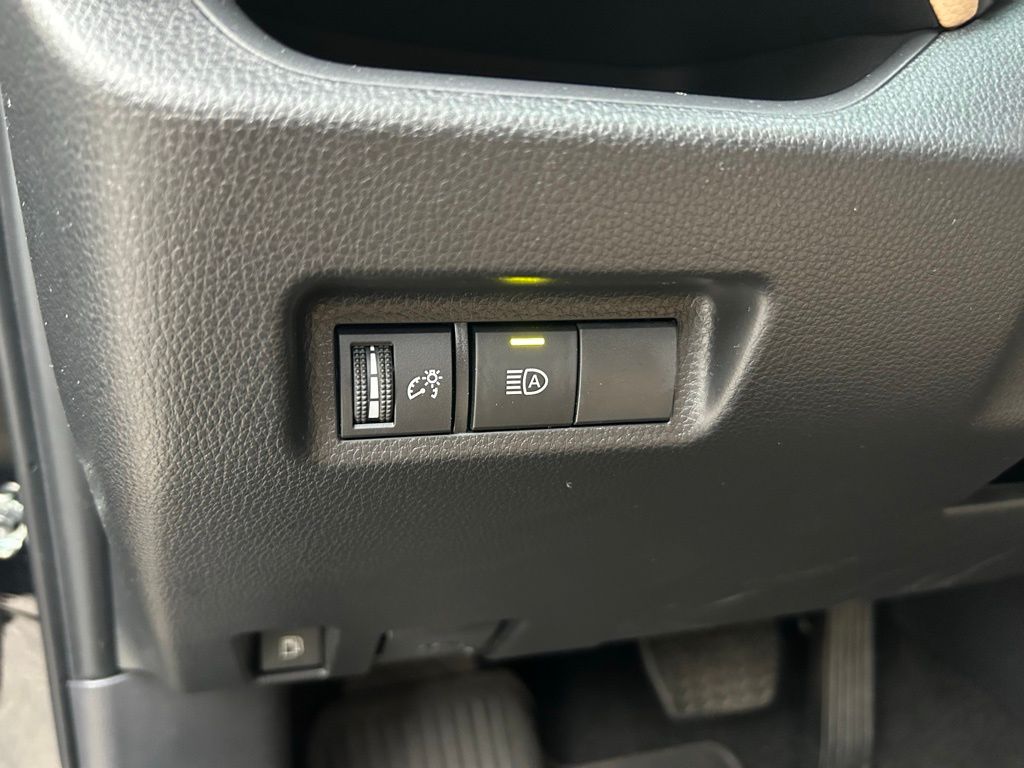 Thumbnail: 2025 Toyota RAV4 - 17