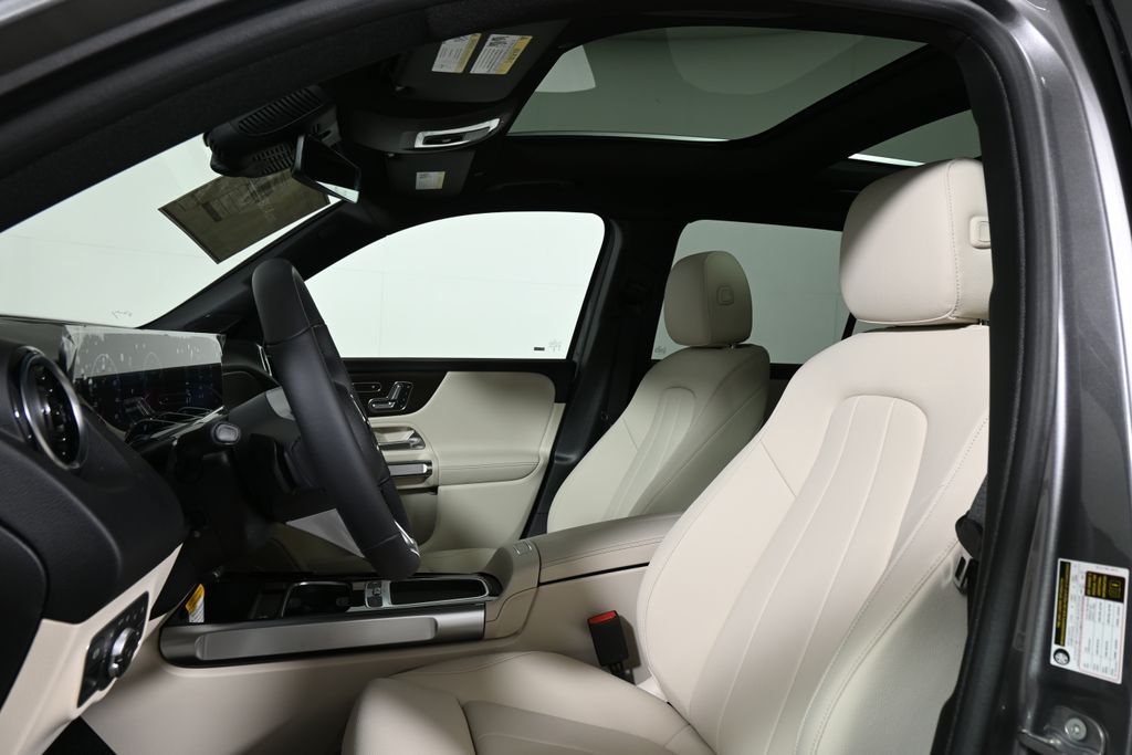 Thumbnail: 2026 Mercedes-Benz GLB - 13