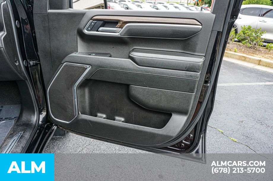 Used 2025 Black Chevrolet LT image 50