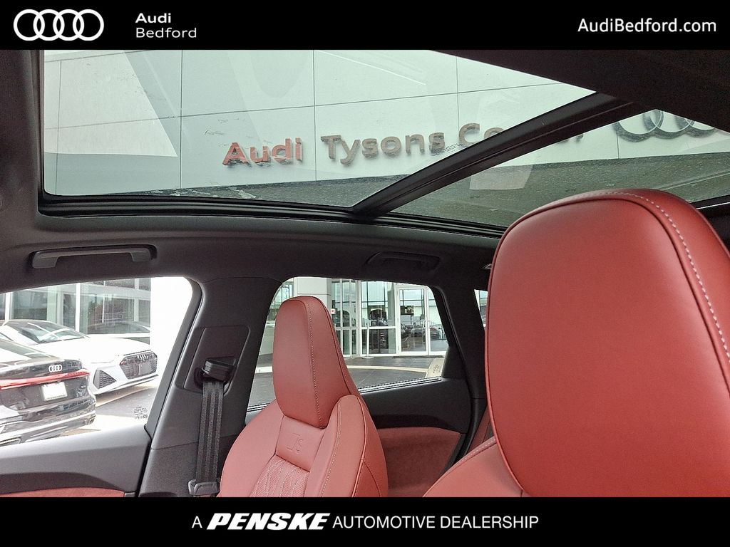 Thumbnail: 2025 Audi SQ5 - 11