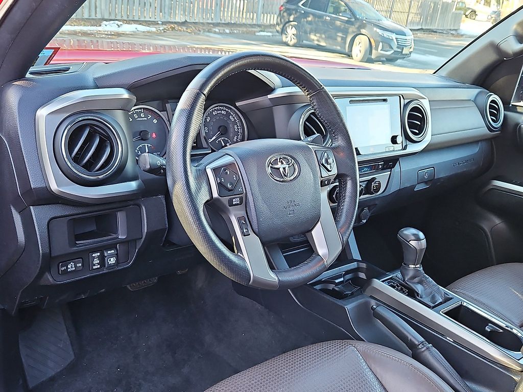 Thumbnail: 2017 Toyota Tacoma - 29