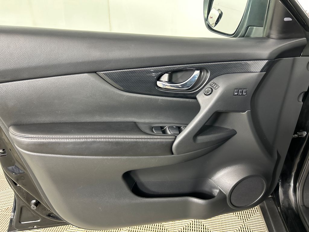 Used 2019 Black Nissan SL image 11