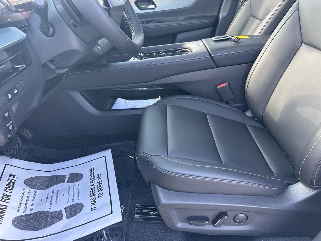 2025 Champagne Silver Metallic Nissan Murano SL AWD SUV