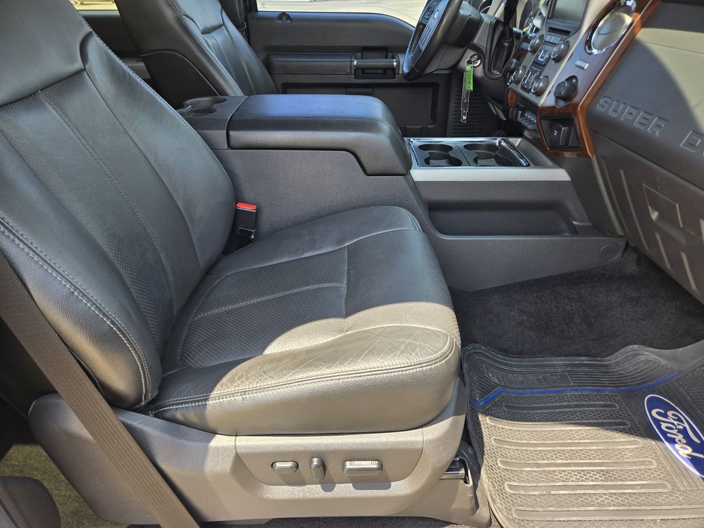 2014 Ford F-250SD Lariat Black at Bravo Nissan