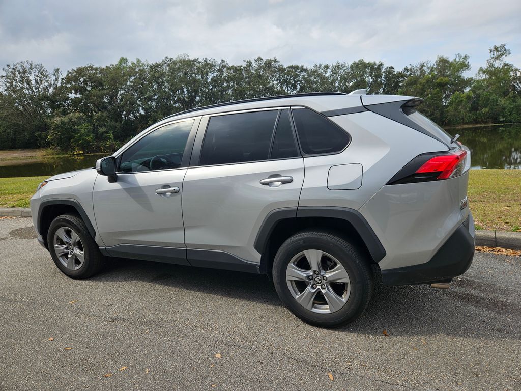 2022 Toyota RAV4 XLE 3