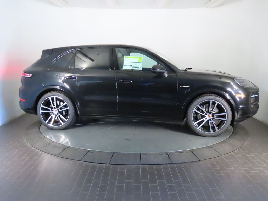 Thumbnail: 2026 Porsche Cayenne - 8