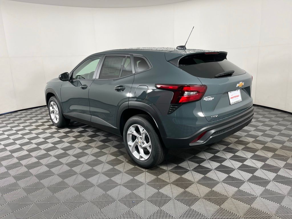 Thumbnail: 2025 Chevrolet Trax - 3