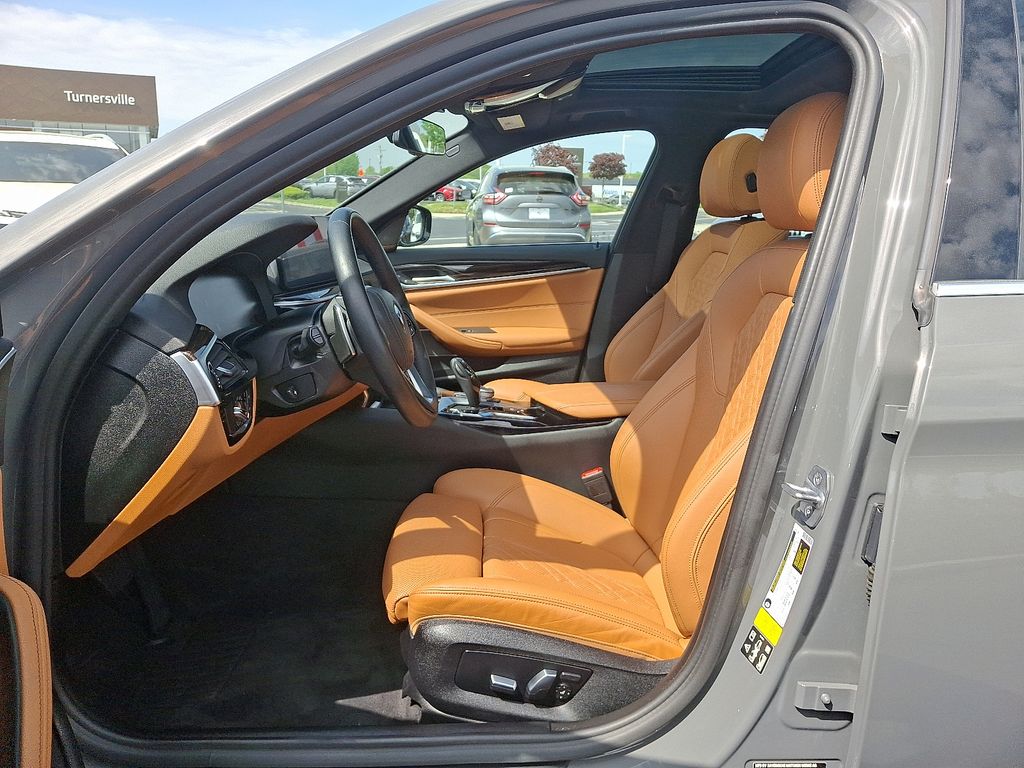 2022 BMW 5 Series 530i xDrive 14
