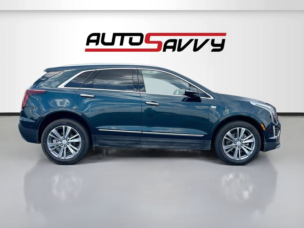 Used 2025 Green Cadillac Premium Luxury image 8