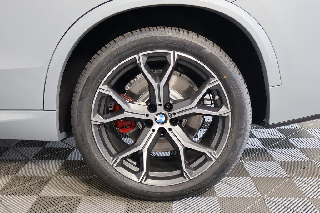 Thumbnail: 2026 BMW X5 - 10