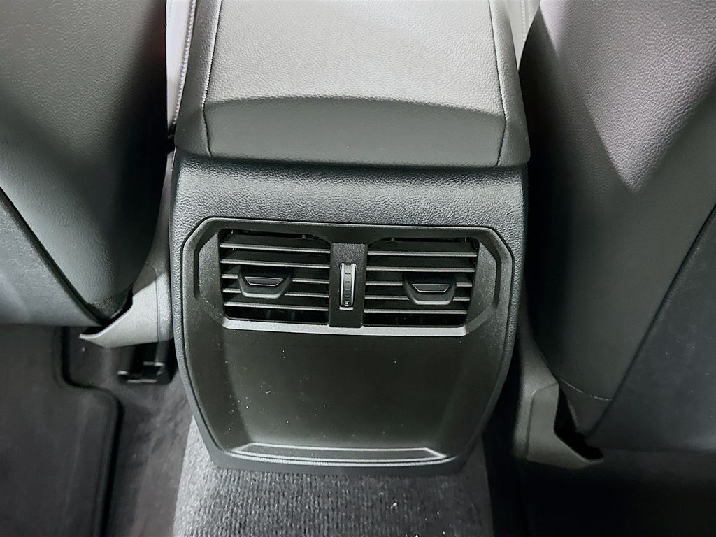 Thumbnail: 2026 BMW 4 Series - 18