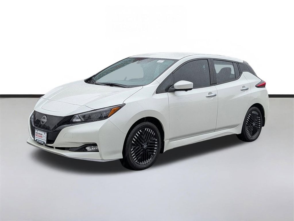 Pearl White Tricoat 2024 Nissan LEAF SV Plus FWD Hatchback Front-Wheel Drive Automatic