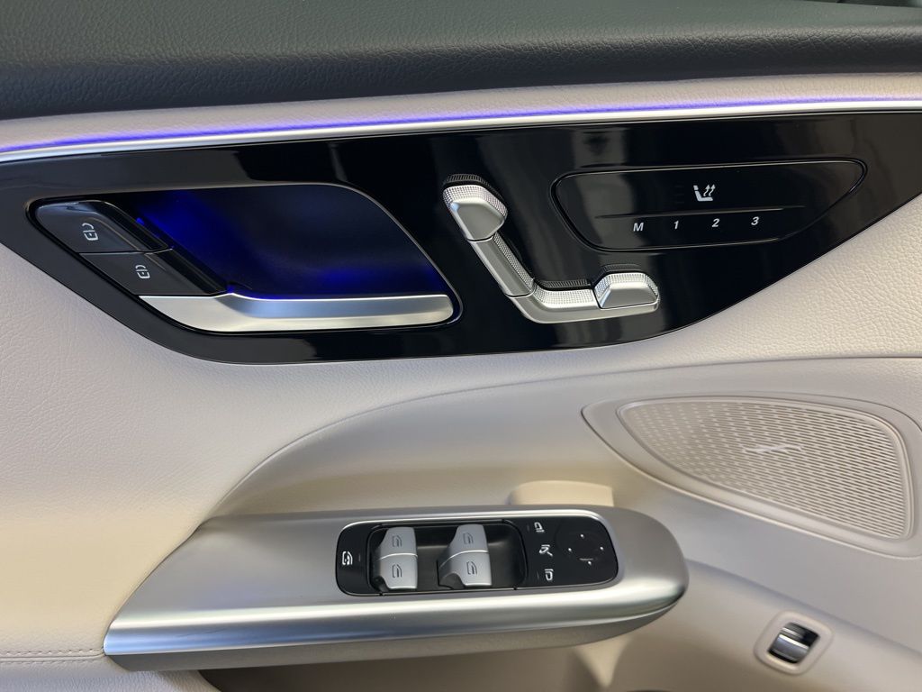 Thumbnail: 2025 Mercedes-Benz C-Class - 12