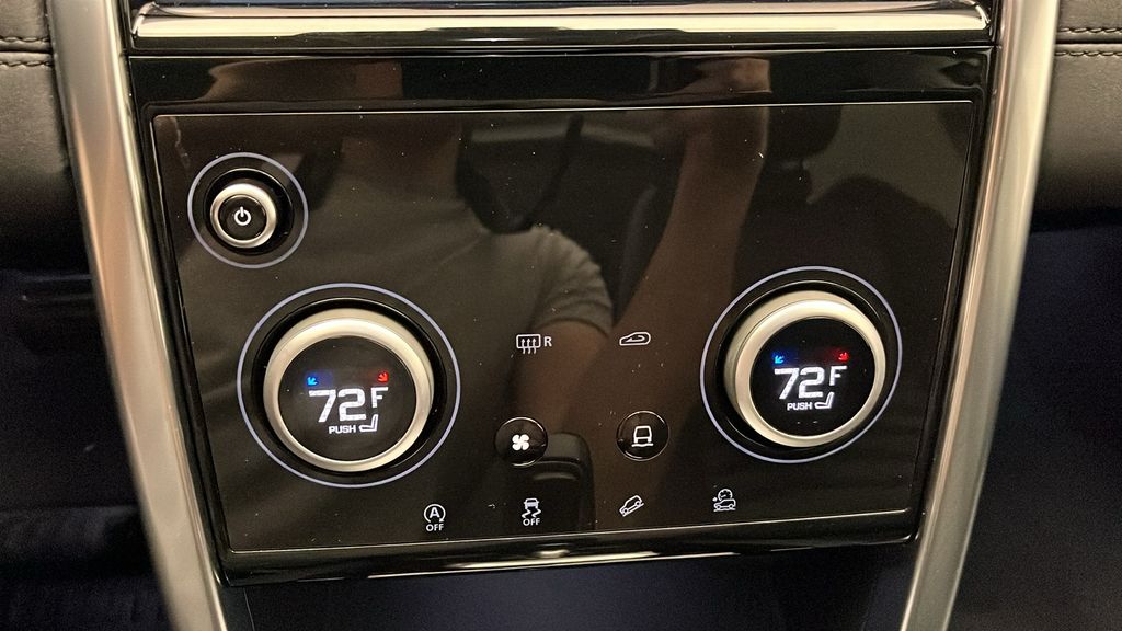 2023 Land Rover Discovery Sport S 19