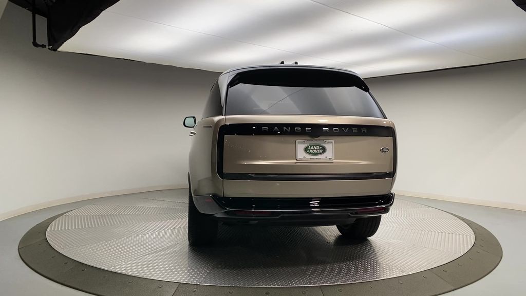 Thumbnail: 2023 Land Rover Range Rover - 7