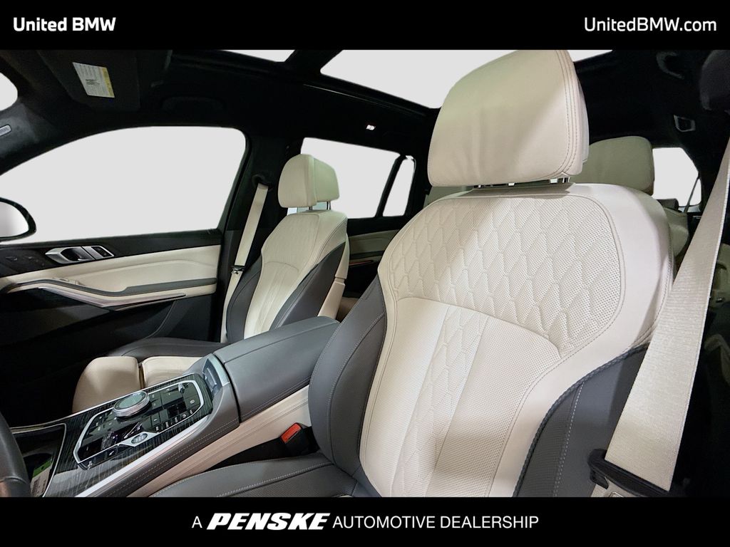 Thumbnail: 2023 BMW X7 - 5