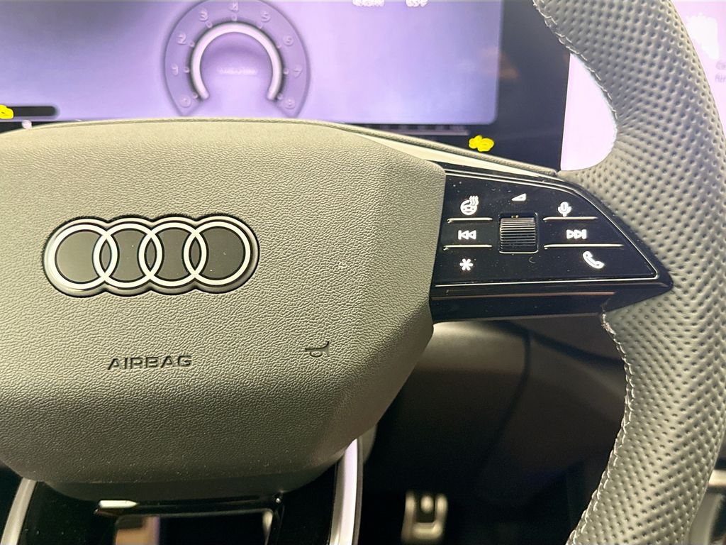 Thumbnail: 2026 Audi SQ5 - 12