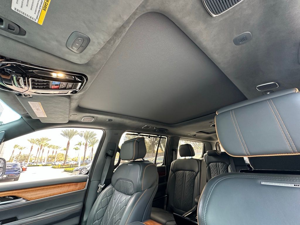 Thumbnail: 2022 Jeep Grand Wagoneer - 24