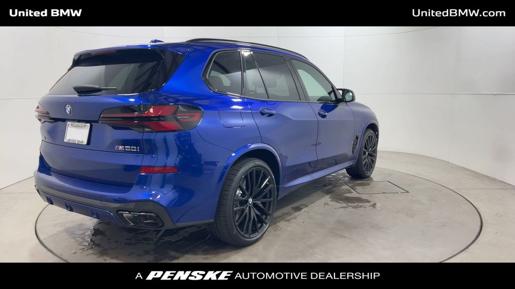 2025 BMW X5 M60i 8