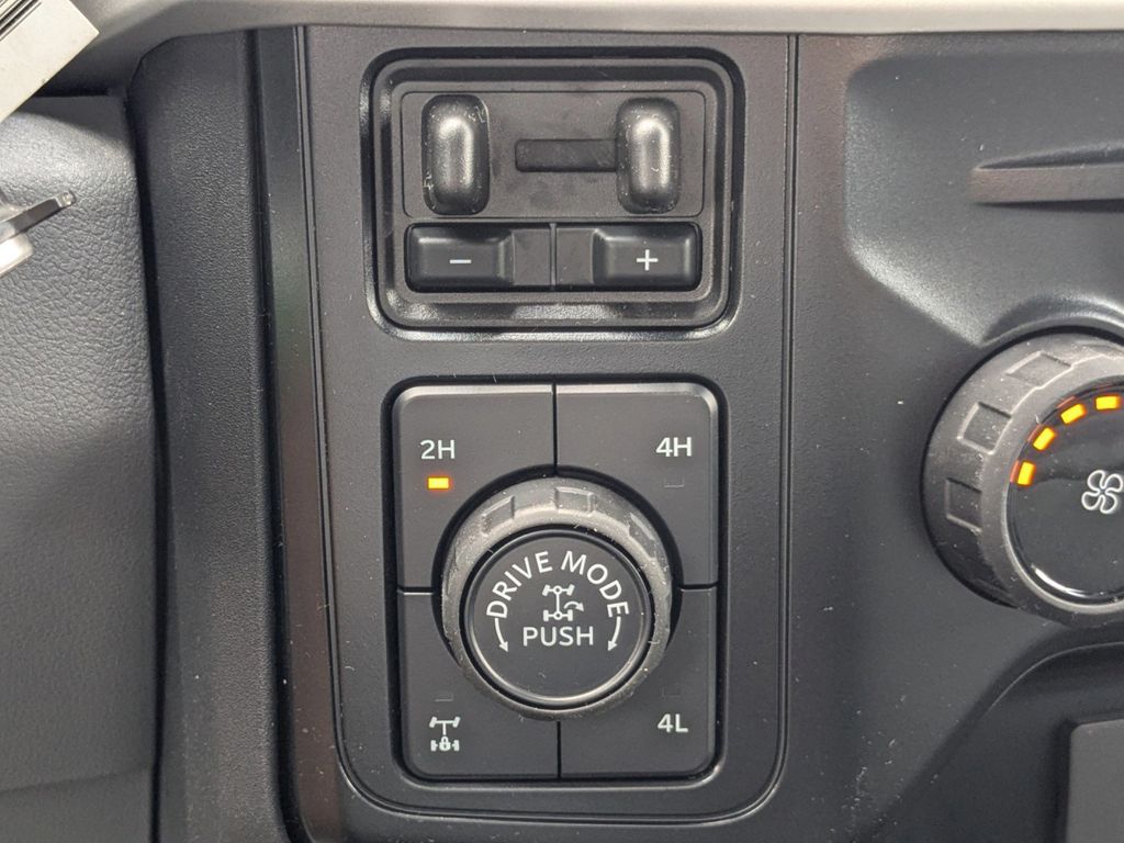 2025 Ford F-350 Super Duty XLT