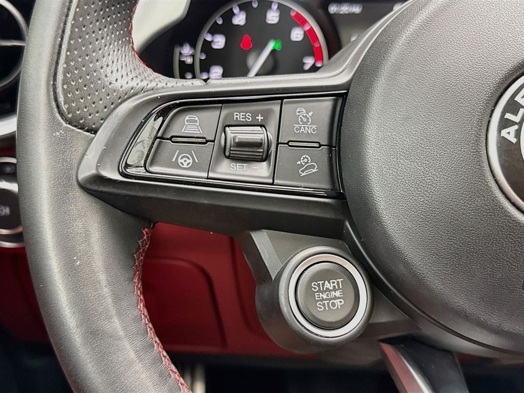 Thumbnail: 2021 Alfa Romeo Stelvio - 11