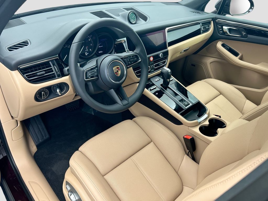 Thumbnail: 2026 Porsche Macan - 4