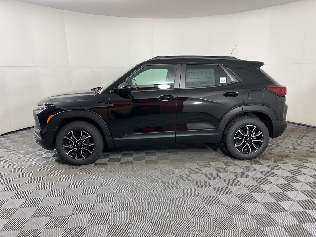 Thumbnail: 2026 Chevrolet TrailBlazer - 2