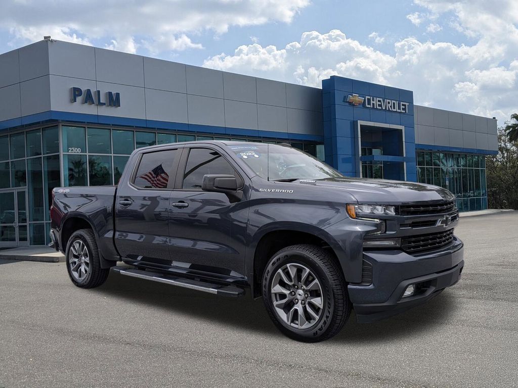 Shadow Gray Metallic 2022 Chevrolet Silverado 1500 RST Crew Cab 4WD Pickup Truck Four-Wheel Drive Automatic