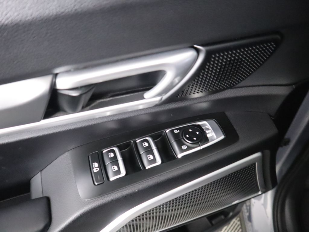 Thumbnail: 2020 Kia Telluride - 23