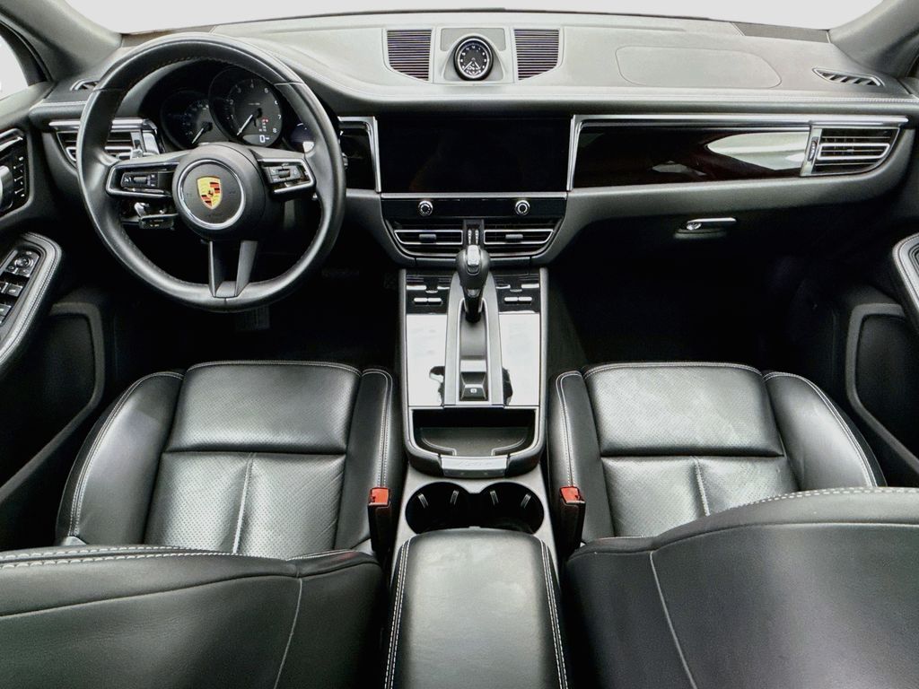 Thumbnail: 2022 Porsche Macan - 13