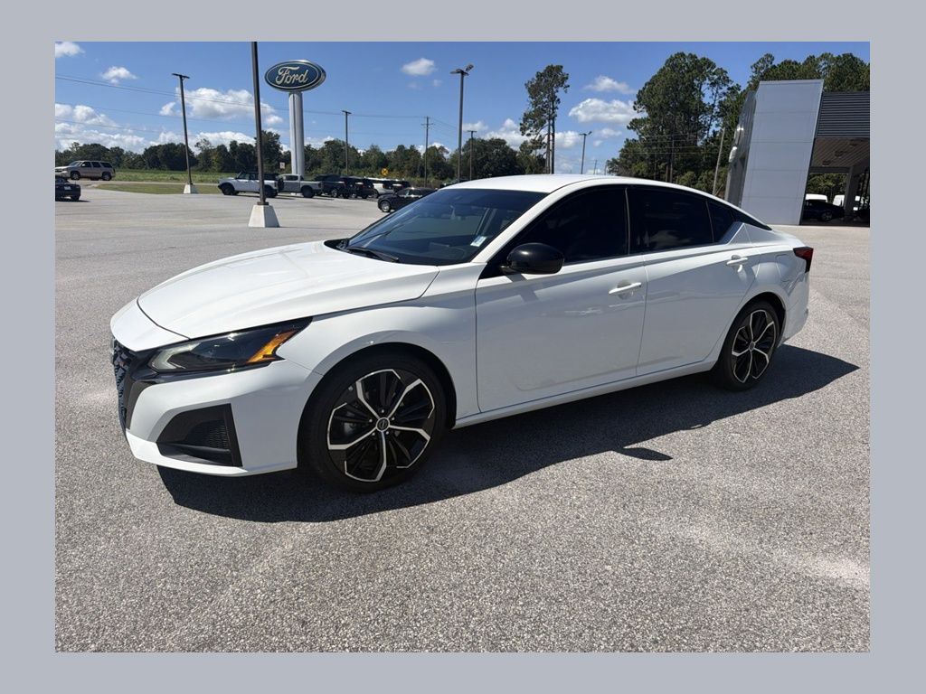 2025 Nissan Altima 2.5 SR FWD