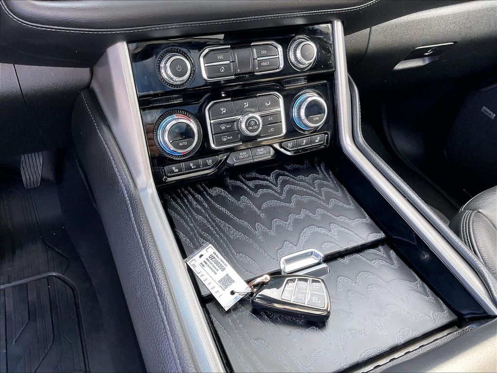 2023 GMC Yukon XL — photo 27