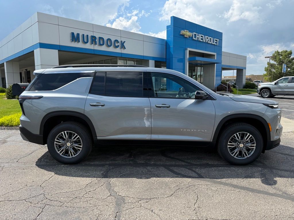 Sterling Gray Metallic 2026 Chevrolet Traverse SUV / Crossover Four-Wheel Drive 8-Speed Automatic