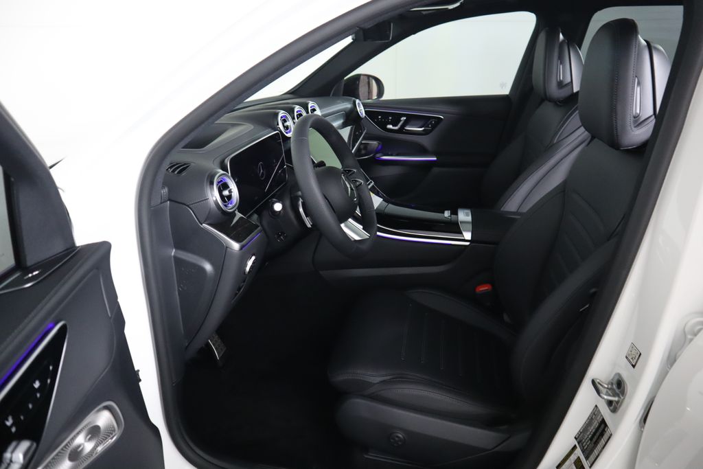 2025 Mercedes-Benz GLC 300 21