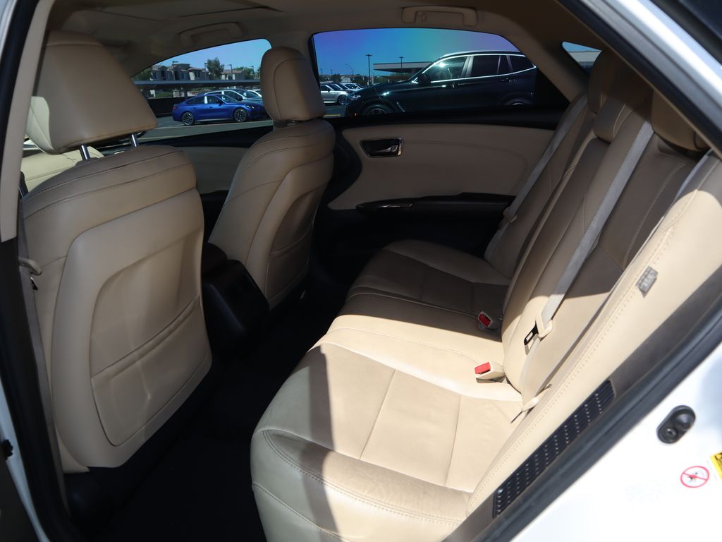 2014 Toyota Avalon XLE 11