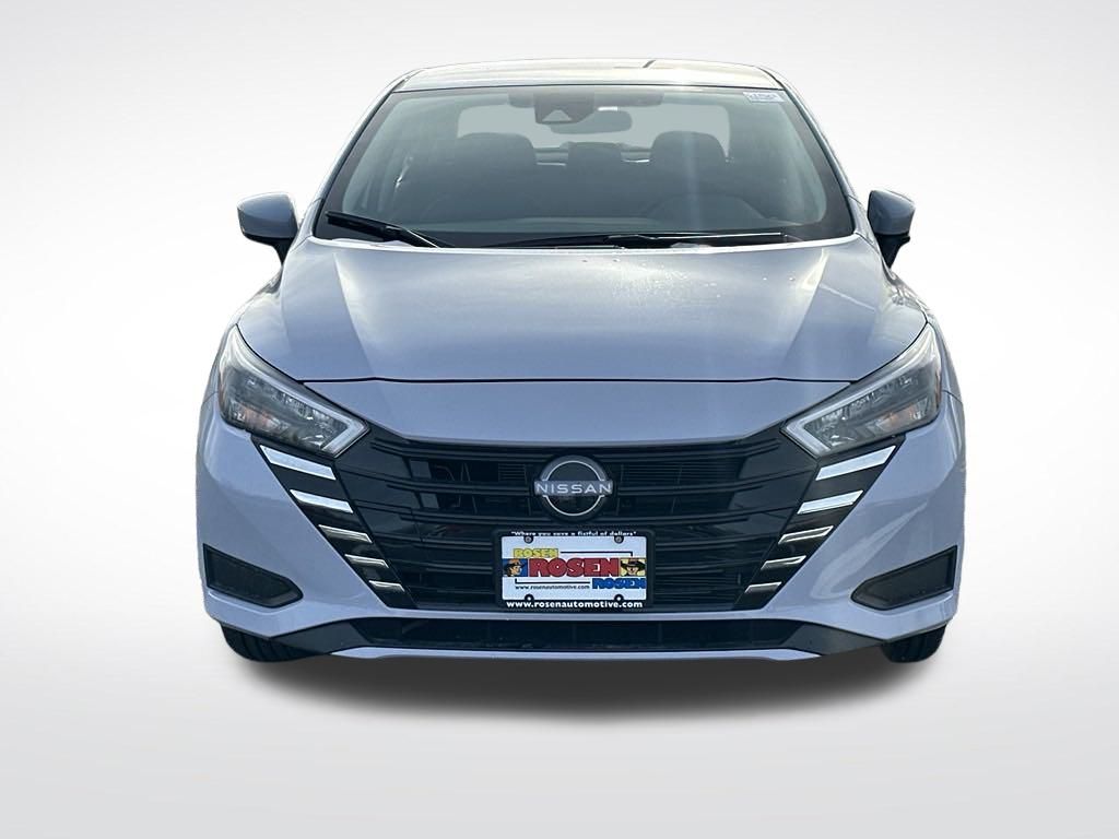 2025 Nissan Versa 1.6 SV photo