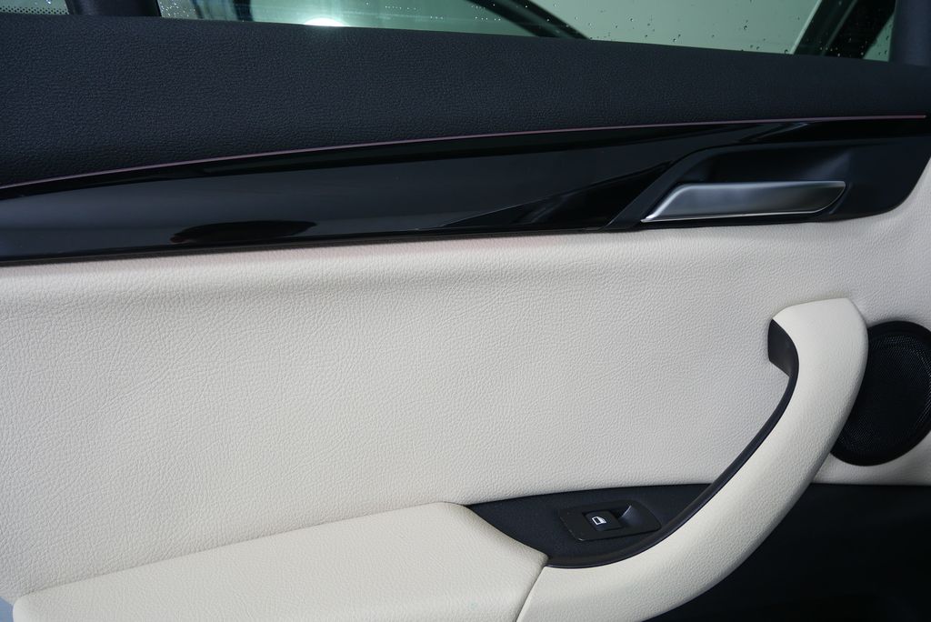 Thumbnail: 2021 BMW X1 - 13