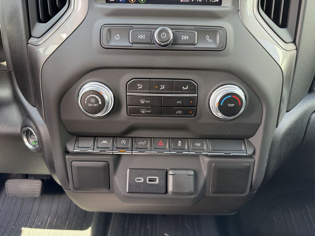 new 2025 GMC Sierra 1500 car, priced at $40,097