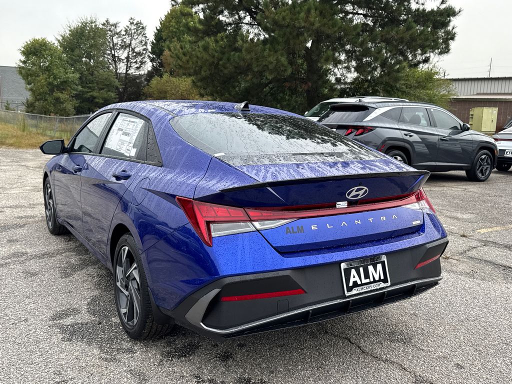 2025 Hyundai Elantra Hybrid SEL Sport photo 3