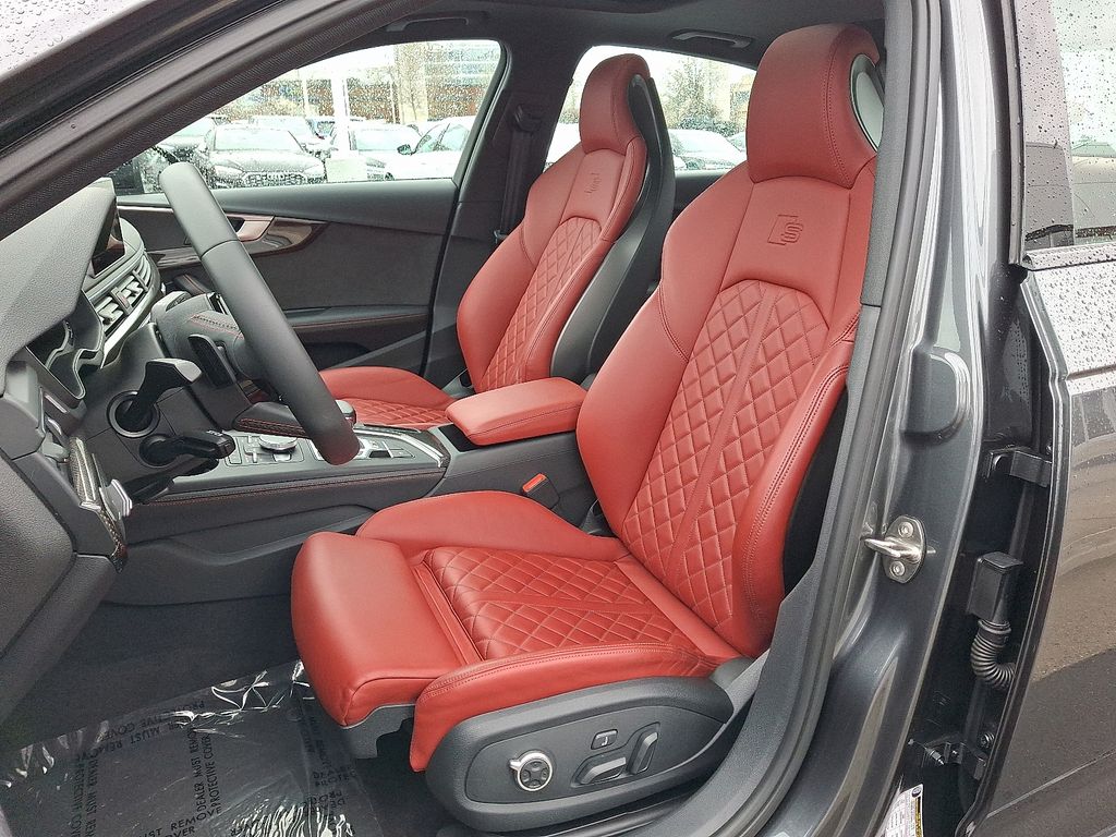 Thumbnail: 2019 Audi S4 - 13