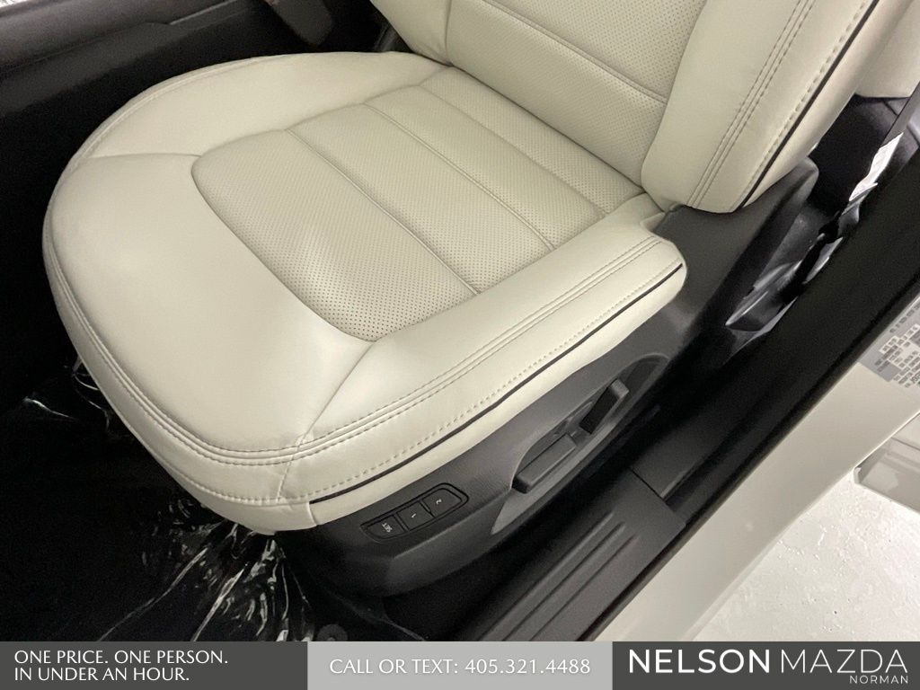 New 2025 White Mazda 2.5 S Preferred Package image 25