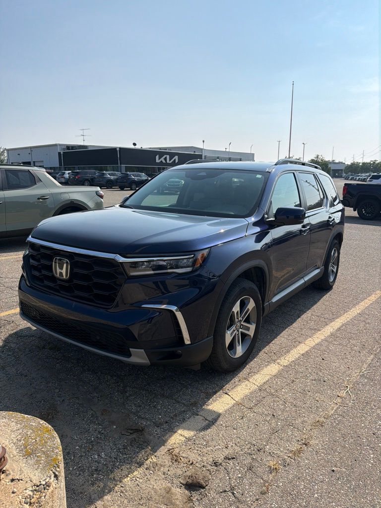 Black (Obsidian Blue Pearl) 2025 Honda Pilot SUV / Crossover All-Wheel Drive Automatic