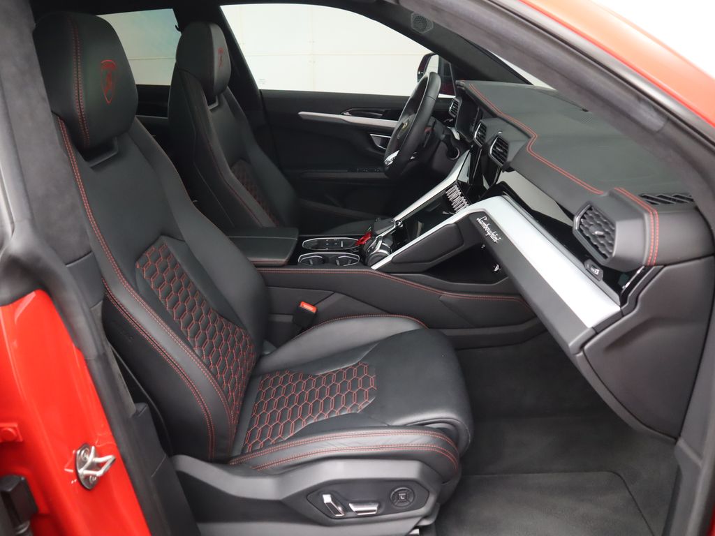 Thumbnail: 2021 Lamborghini Urus - 21