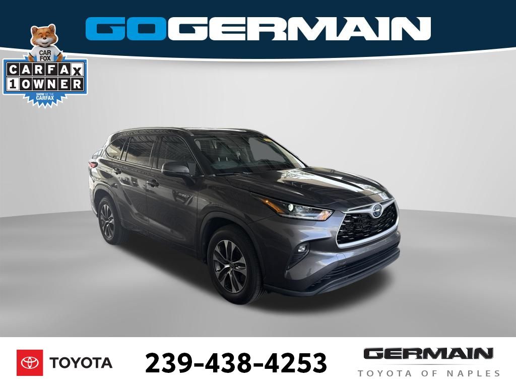 Used 2021 Gray Toyota XLE image 11